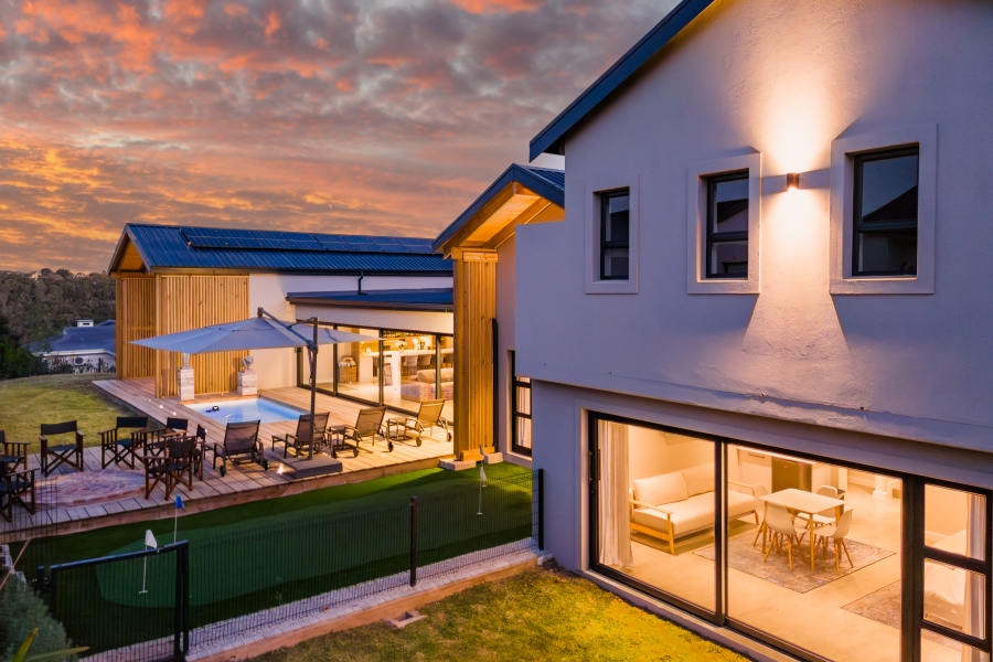 6 Bedroom Property for Sale in Brackenridge Western Cape